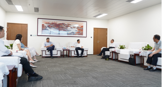 藍(lán)城公司董事長酈偉東一行到訪產(chǎn)業(yè)集團對接洽談練江河三片區(qū)項目開發(fā)建設(shè)合作事宜144.png 藍(lán)城公司董事長酈偉東一行到訪產(chǎn)業(yè)集團對接洽談練江河三片區(qū)項目開發(fā)建設(shè)合作事宜144.png