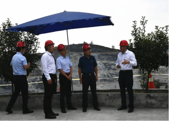 集團(tuán)新招錄員工到礦山接受實踐鍛煉歡迎儀式新聞稿1401.png 集團(tuán)新招錄員工到礦山接受實踐鍛煉歡迎儀式新聞稿1401.png