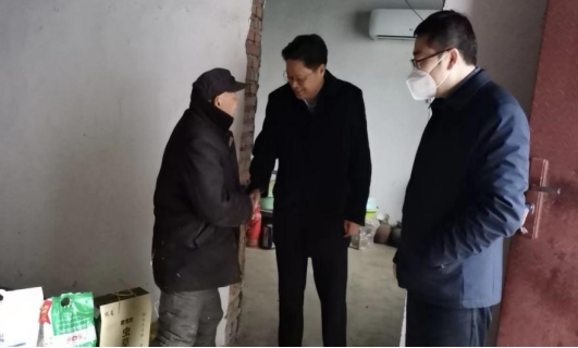 1.15市產(chǎn)投集團赴邢寨慰問簡報(2)664.png 1.15市產(chǎn)投集團赴邢寨慰問簡報(2)664.png