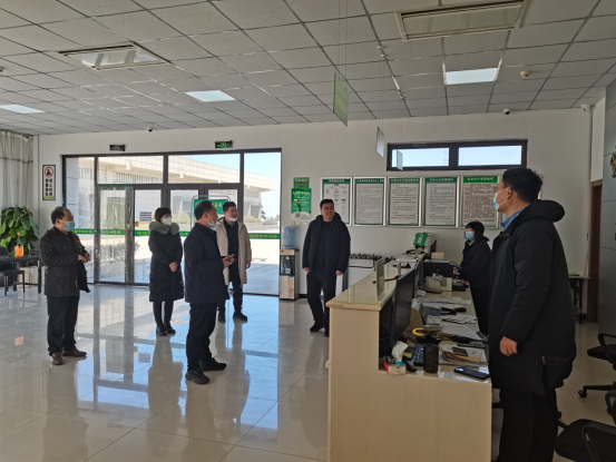 殷殷關(guān)懷寄真情 聲聲祝福暖人心市產(chǎn)業(yè)集團(tuán)領(lǐng)導(dǎo)節(jié)后慰問一線員工606.png 殷殷關(guān)懷寄真情 聲聲祝福暖人心市產(chǎn)業(yè)集團(tuán)領(lǐng)導(dǎo)節(jié)后慰問一線員工606.png