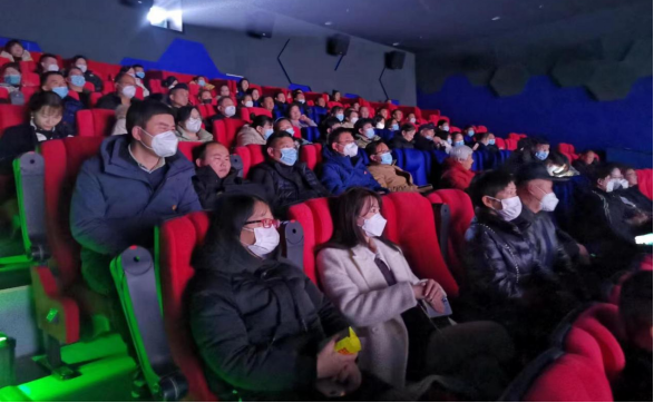 市產業(yè)投資集團組織集中觀看紅色電影《絕密黨員名單》574.png 市產業(yè)投資集團組織集中觀看紅色電影《絕密黨員名單》574.png