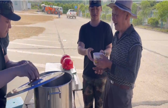 6.2展現(xiàn)國企責任擔當 全力助民搶收夏糧(新聞稿)357.png 6.2展現(xiàn)國企責任擔當 全力助民搶收夏糧(新聞稿)357.png